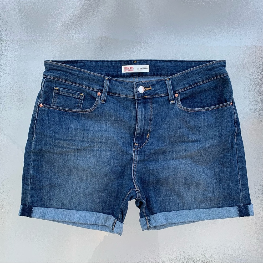 Levi’s Strauss Signature Blue Mid-Rise Cuffed Stretch Shorts ~ Women’s 12 | W31 - Picture 1 of 6